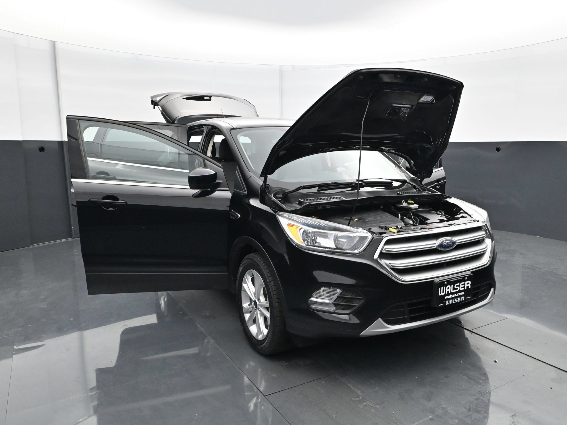 Used 2017 Ford Escape SE AWD/4WD image 36