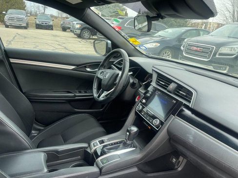 Used 2019 Honda Civic Sport image 2