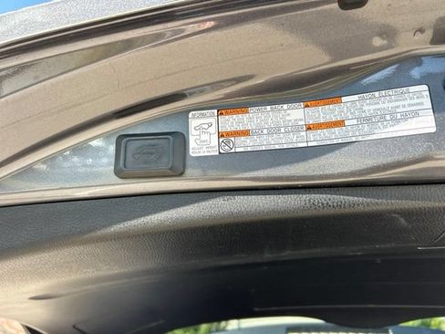 Used 2016 Toyota RAV4 XLE w/ Convenience Package FWD image 9