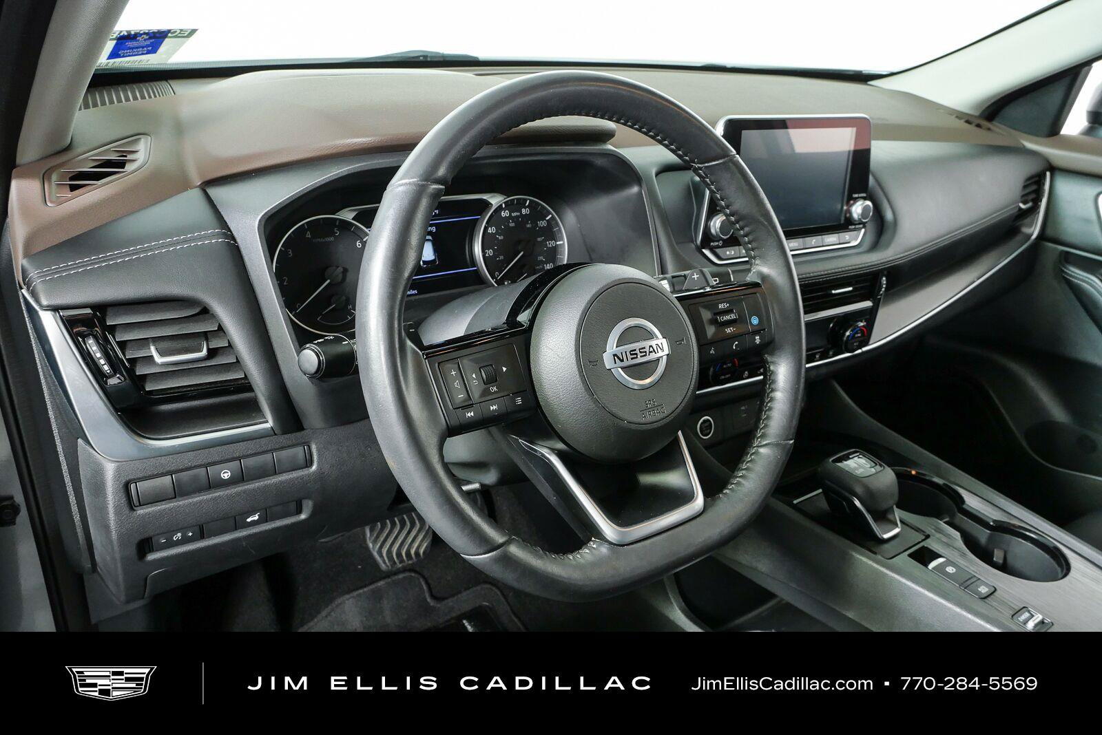 Used 2021 Nissan Rogue SV w/ Premium Package FWD image 4