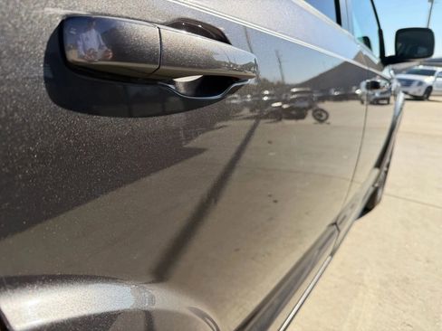 Used 2017 Dodge Journey SE w/ Flexible Seating Group image 60