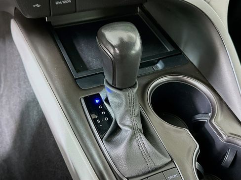 Used 2024 Toyota Camry SE AWD/4WD image 23