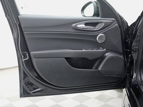 Used 2024 Alfa Romeo Giulia Quadrifoglio w/ Active Assist Plus Package image 32