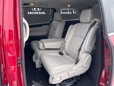 Certified 2026 Honda Odyssey EX-L image 13