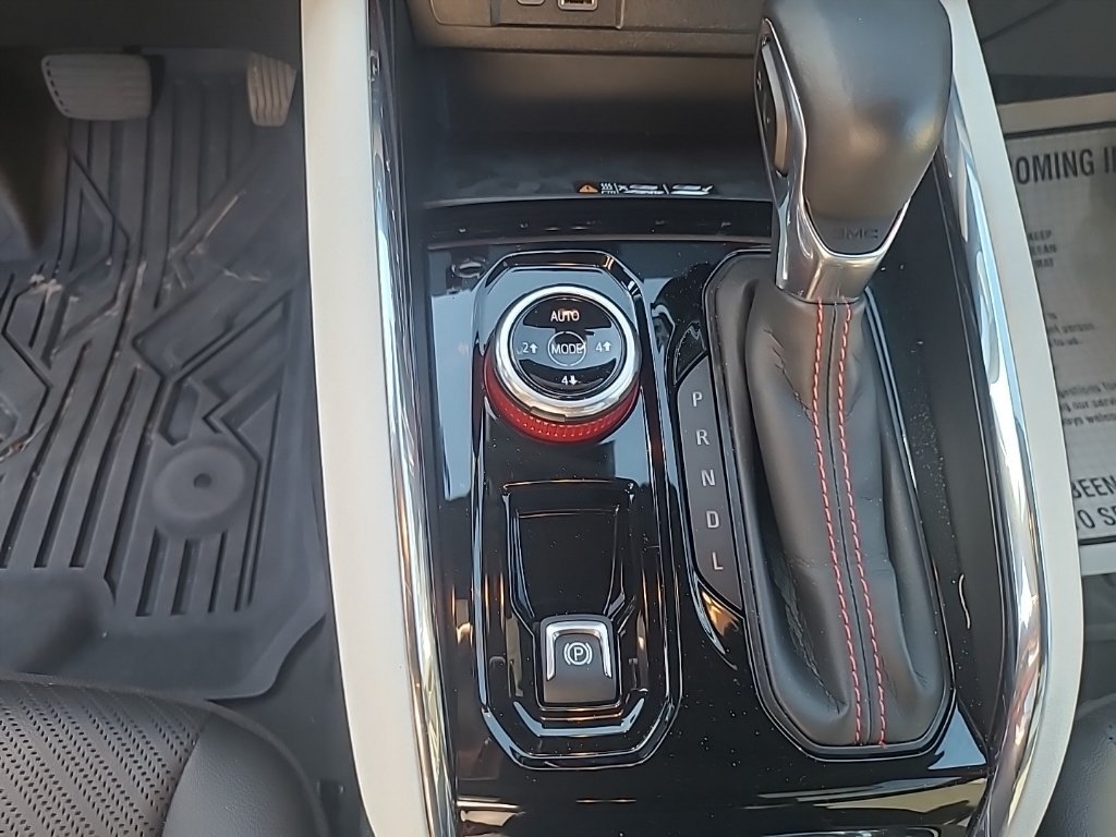 Used 2024 GMC Canyon AT4X AWD/4WD image 7