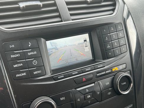 Used 2018 Ford Explorer 4WD image 14