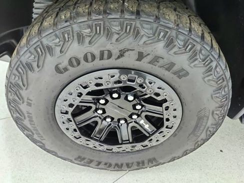 Used 2024 GMC Hummer EV 3X w/ Omega Edition image 56