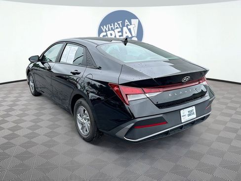 Used 2024 Hyundai Elantra SE FWD image 8