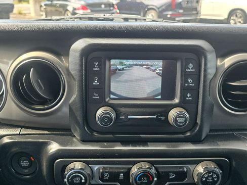 Used 2019 Jeep Wrangler Unlimited Sport S AWD/4WD image 10