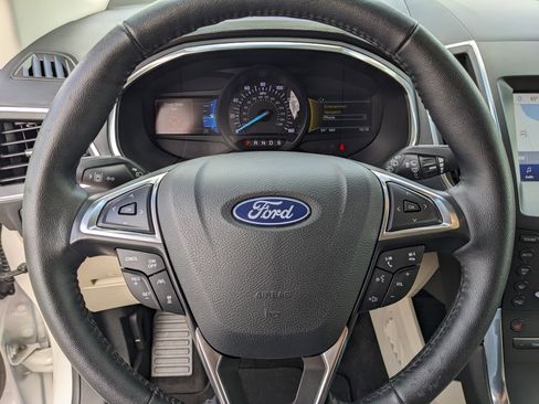 Used 2019 Ford Edge Titanium image 39