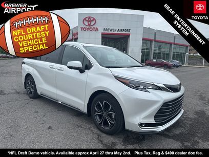 New 2026 Toyota Sienna Platinum