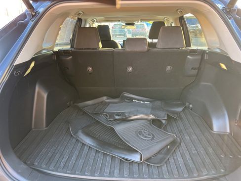 Used 2019 Toyota RAV4 XLE image 27
