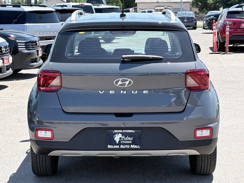 Used 2025 Hyundai Venue SEL FWD image 6