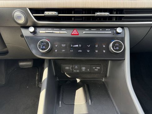 Certified 2025 Hyundai Sonata Limited FWD image 11
