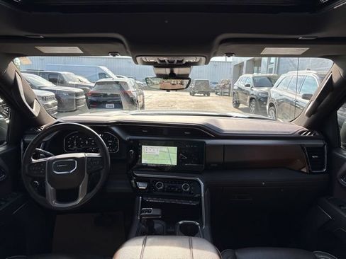 Used 2023 GMC Sierra 1500 Denali w/ Denali Reserve Package AWD/4WD image 25