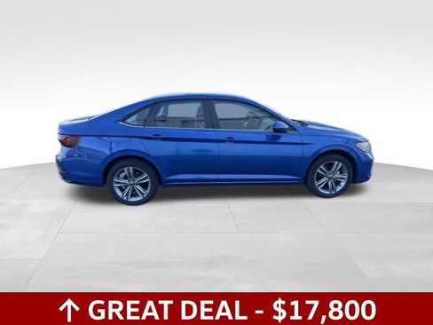 Used 2024 Volkswagen Jetta SE image 3