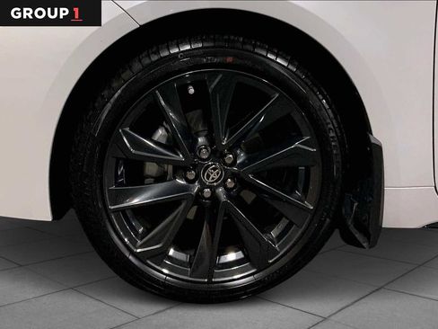 Used 2024 Toyota Corolla SE FWD image 11