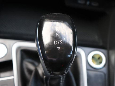 Used 2024 Volkswagen Jetta SE FWD image 36