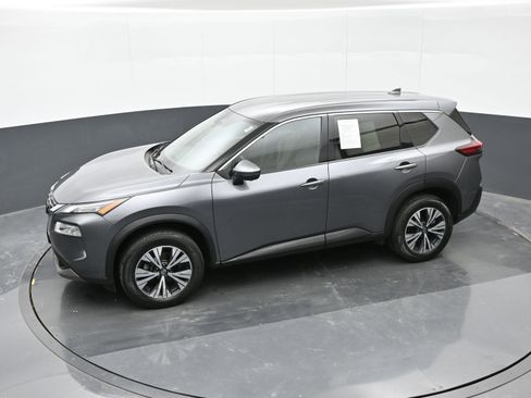 Used 2021 Nissan Rogue SV image 32