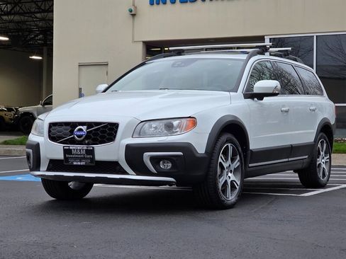 Used 2015 Volvo XC70 T6 Platinum w/ Protection Package image 1