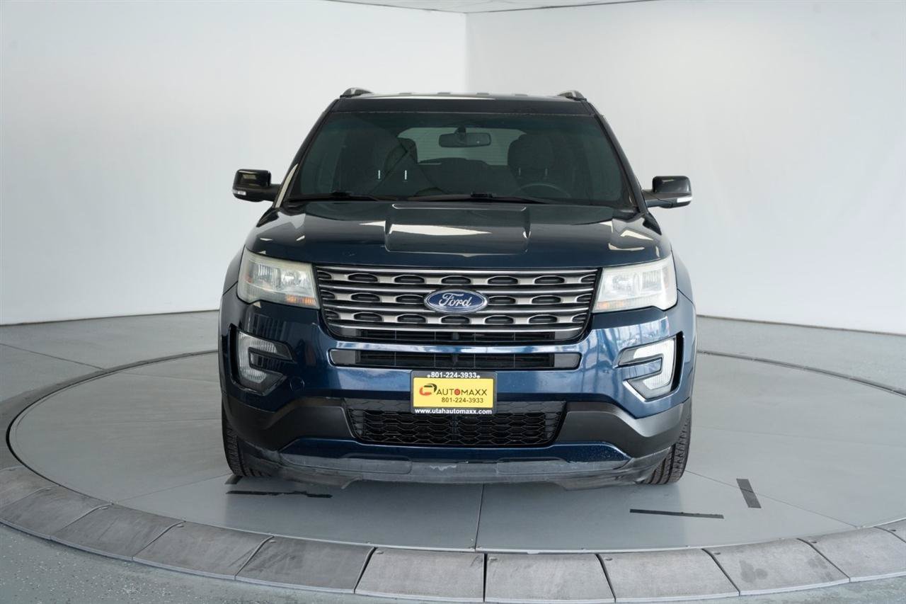 Used 2016 Ford Explorer XLT w/ Equipment Group 201A FWD image 2
