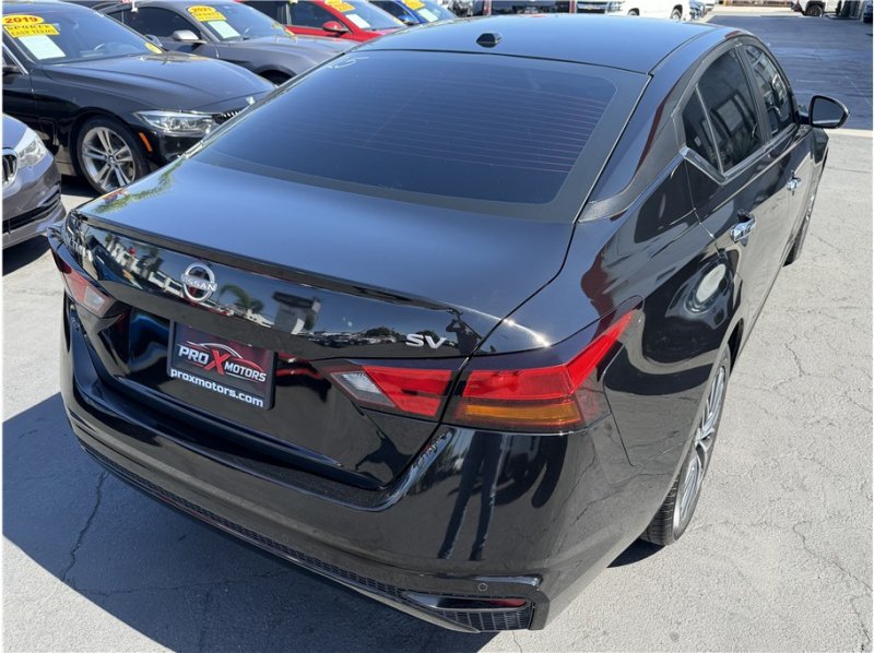 Used 2023 Nissan Altima 2.5 SV FWD image 11