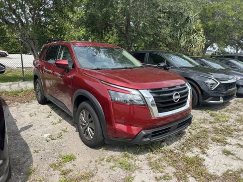 Certified 2025 Nissan Pathfinder SV w/ SV Premium Package AWD/4WD image 1