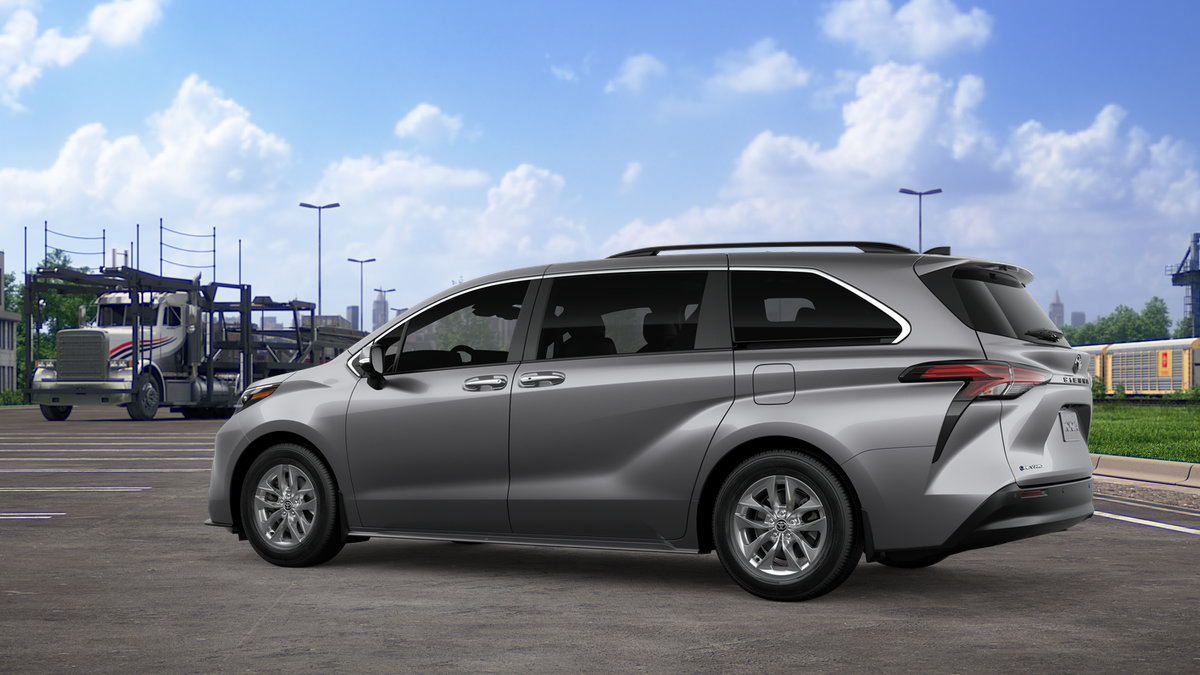 New 2026 Toyota Sienna XLE AWD/4WD image 5