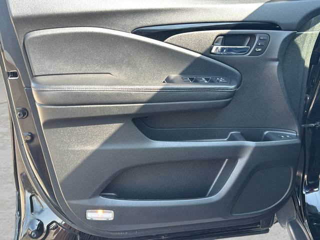 Used 2018 Honda Pilot Elite image 16
