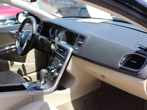 Used 2012 Volvo S60 T5 FWD image 9