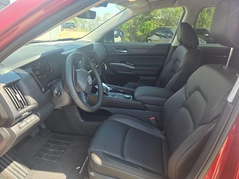 New 2026 Nissan Pathfinder SL FWD image 10