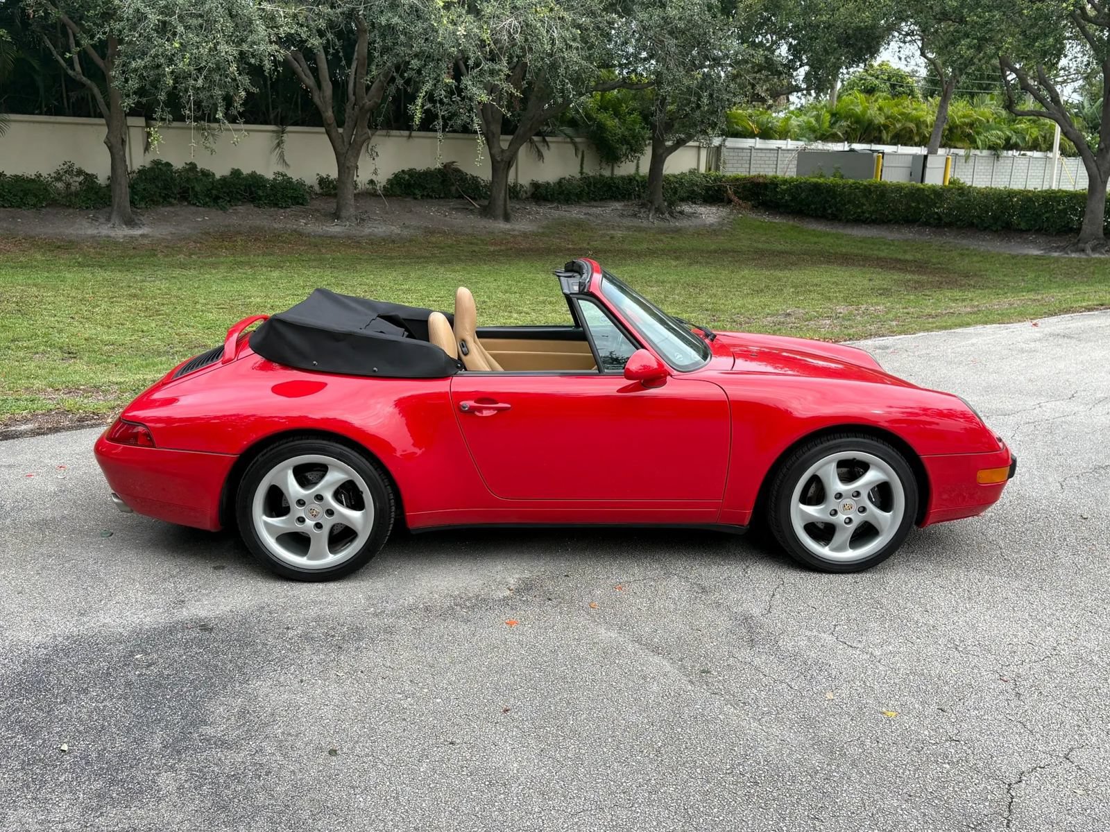 Used 1998 Porsche 911 Cabriolet image 9