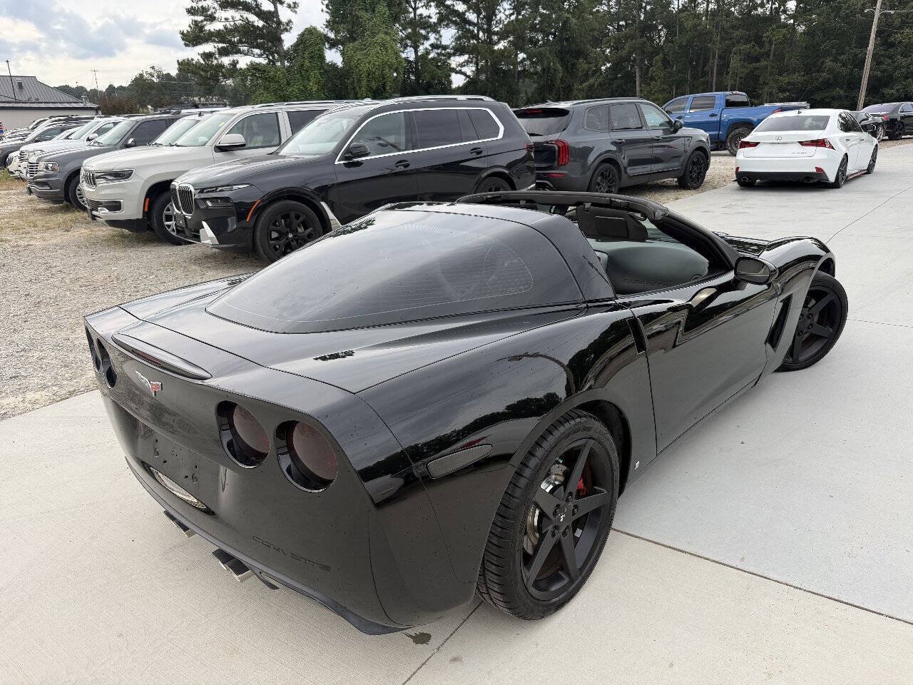Used 2006 Chevrolet Corvette Coupe w/ Preferred Equipment Group RWD image 16