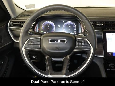 Used 2023 Jeep Grand Cherokee Limited AWD/4WD image 7