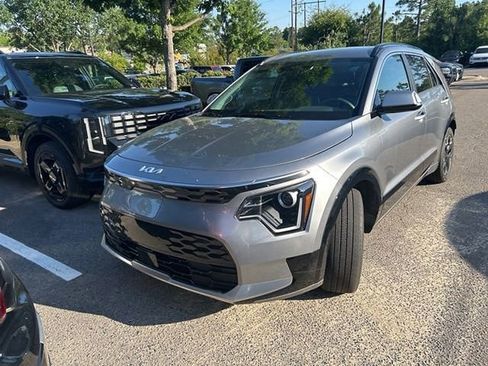 Certified 2023 Kia Niro Wind FWD image 10