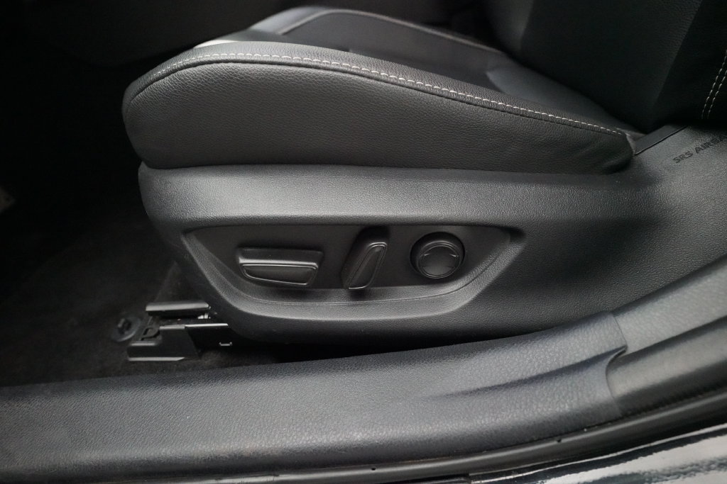 Used 2025 Toyota Camry SE FWD image 27