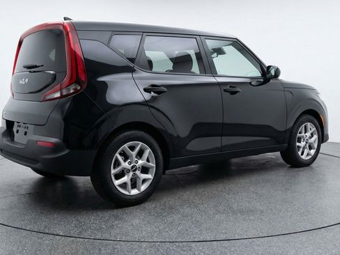 Used 2025 Kia Soul LX w/ LX Technology Package image 9