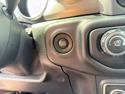 Used 2018 Jeep Wrangler Unlimited Sport image 42