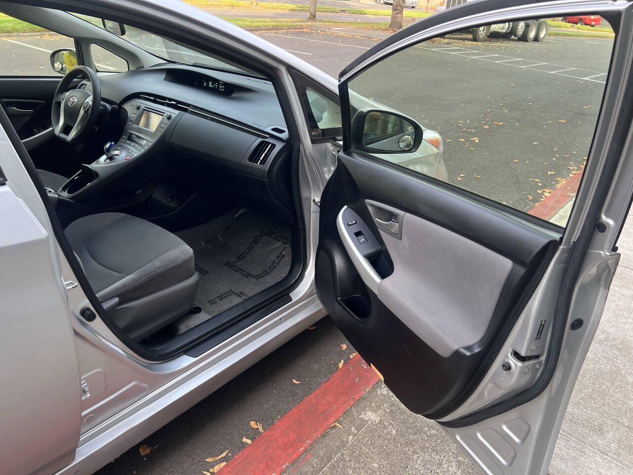 Used 2012 Toyota Prius Three FWD image 9