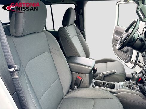 Used 2021 Jeep Gladiator Willys image 37