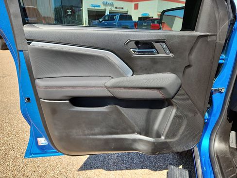 Used 2024 Chevrolet Colorado Z71 w/ Z71 Convenience Package 2 AWD/4WD image 12
