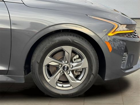 Used 2021 Kia K5 LXS image 40