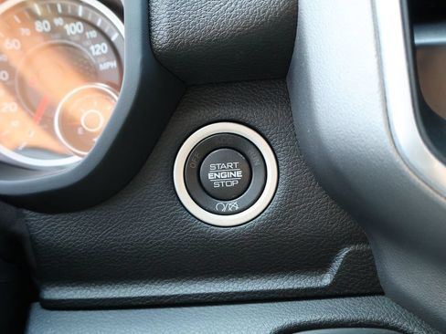 Used 2024 RAM 2500 Big Horn w/ Night Edition AWD/4WD image 28