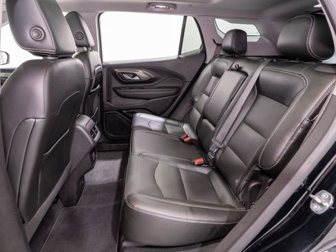 Used 2024 GMC Terrain SLT w/ Infotainment Package II FWD image 32