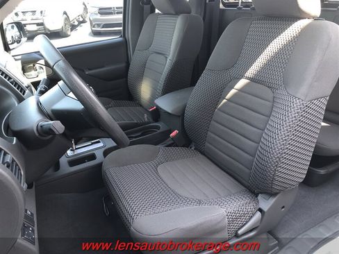 Used 2019 Nissan Frontier SV RWD image 12