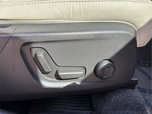 Used 2020 Volvo XC40 T5 Inscription w/ Protection Package image 43