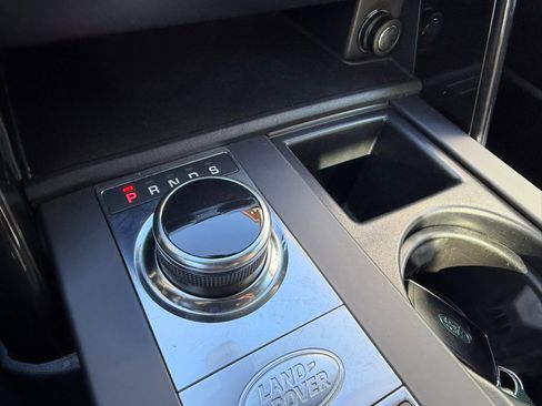 Used 2019 Land Rover Discovery SE image 36