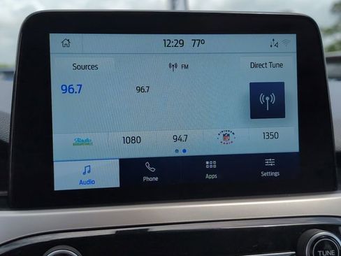 Used 2020 Ford Escape SE image 17