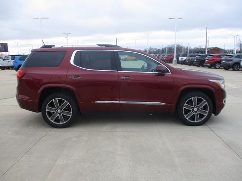 Used 2018 GMC Acadia Denali image 5