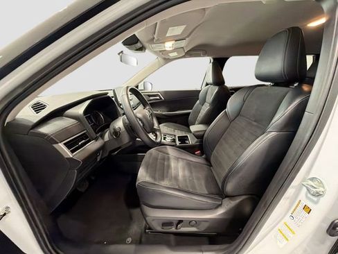 Used 2023 Mitsubishi Outlander SE FWD image 19
